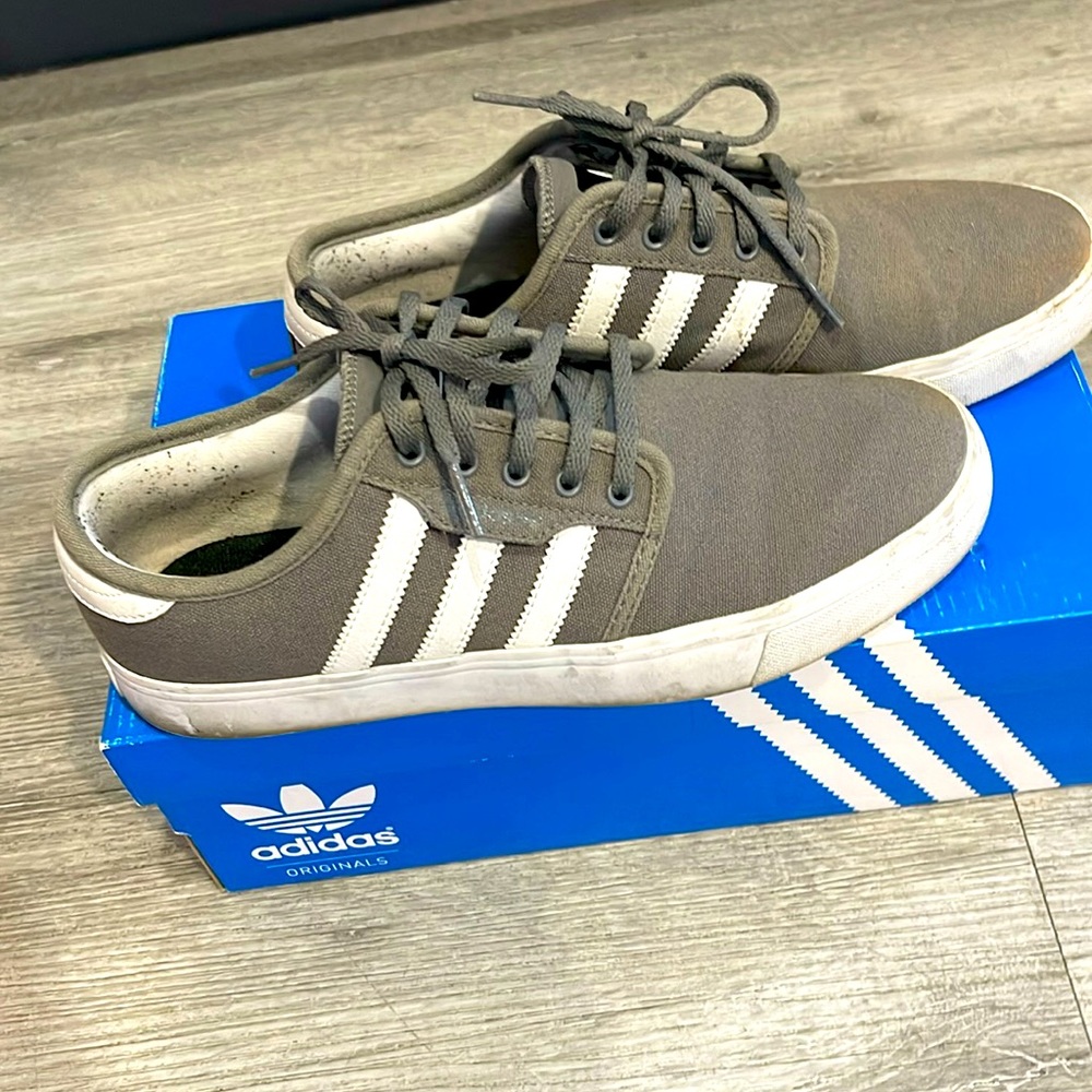 Skateboard sneaker